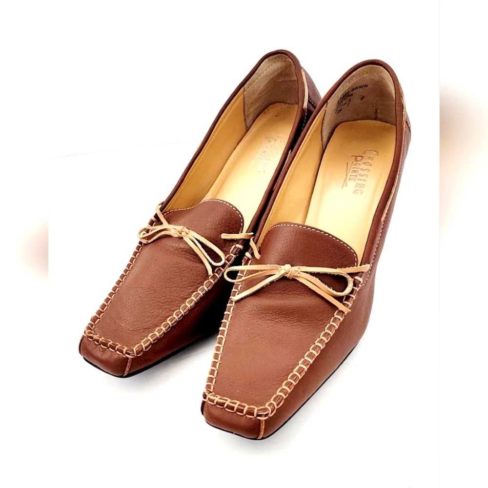 Crossing Pointe Women Brown Leather Heeled Loafers Size10W